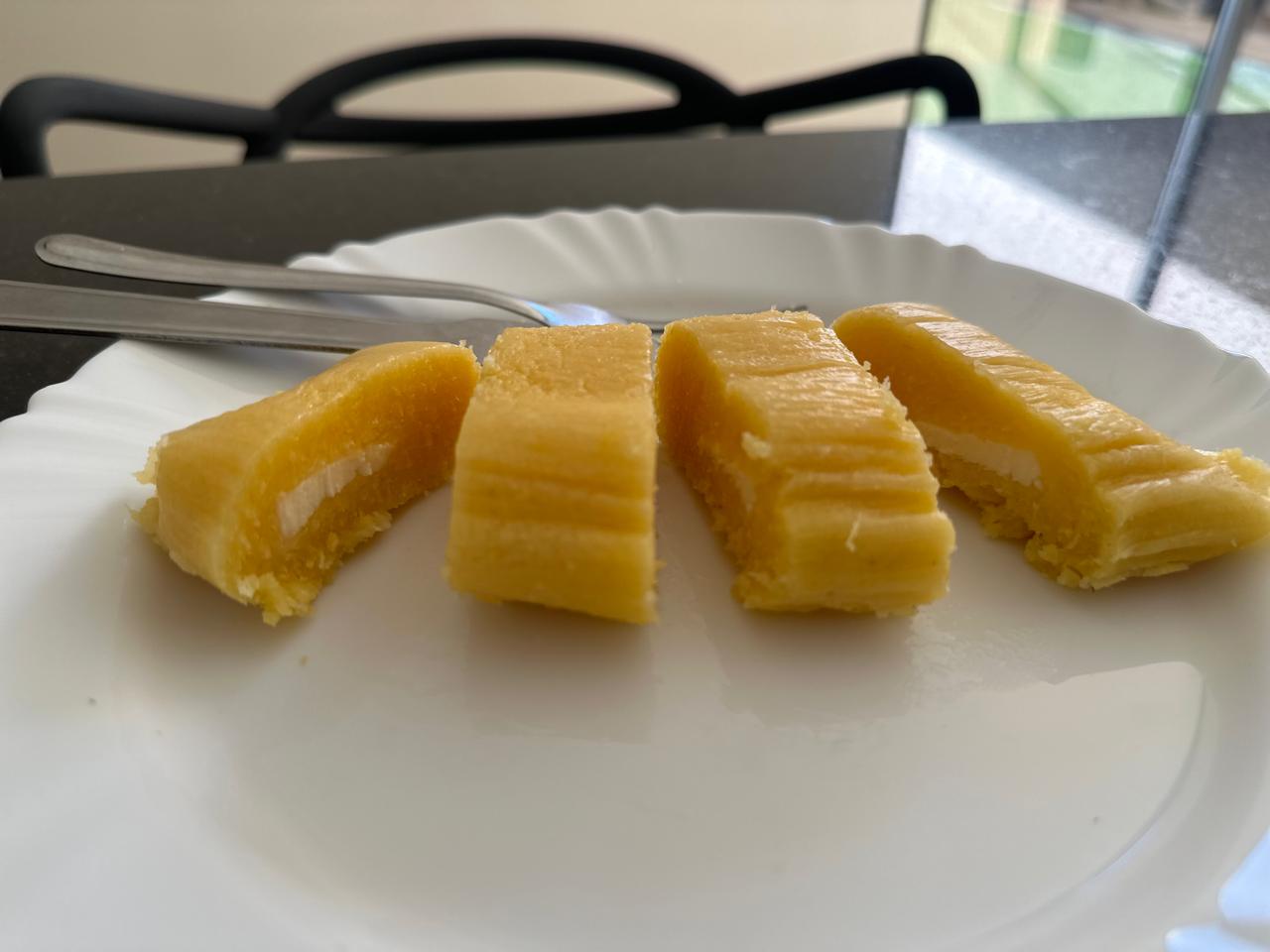 Pamonha picada em pedaços
